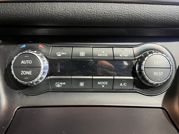 MERCEDES-BENZ Clase GLA GLA 220 d 4MATIC AMG Line - Imagen 13