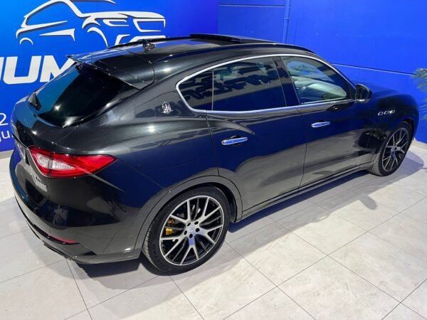MASERATI Levante V6 275 HP D AWD GranSport - Imagen 9