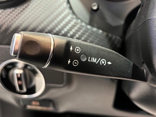 MERCEDES BENZ CLASE A200 AMG LINE - Imagen 19