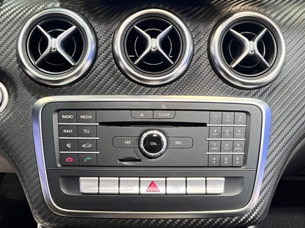 MERCEDES BENZ CLASE A200 AMG LINE - Imagen 25