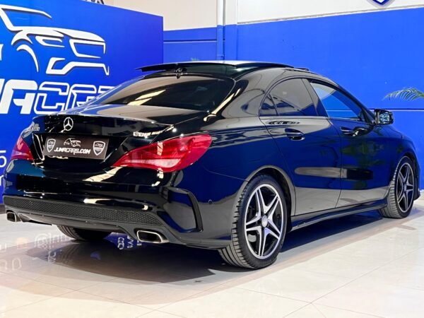 MERCEDES BENZ CLA 220 AMG LINE - Imagen 10