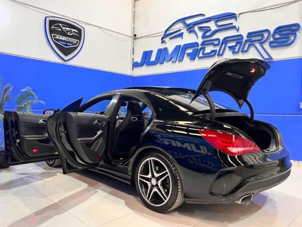 MERCEDES BENZ CLA 220 AMG LINE - Imagen 11