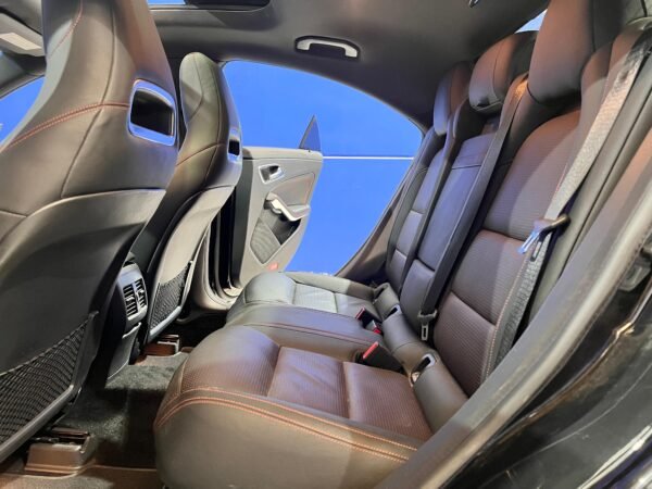 MERCEDES BENZ CLA 220 AMG LINE - Imagen 15