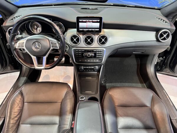 MERCEDES BENZ CLA 220 AMG LINE - Imagen 16