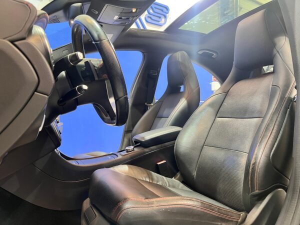 MERCEDES BENZ CLA 220 AMG LINE - Imagen 22