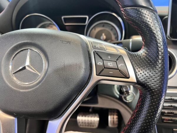 MERCEDES BENZ CLA 220 AMG LINE - Imagen 24