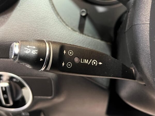 MERCEDES BENZ CLA 220 AMG LINE - Imagen 25