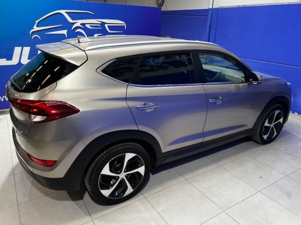 HYUNDAI TUCSON 1.7 CRDI 141 CABALLOS - Imagen 9