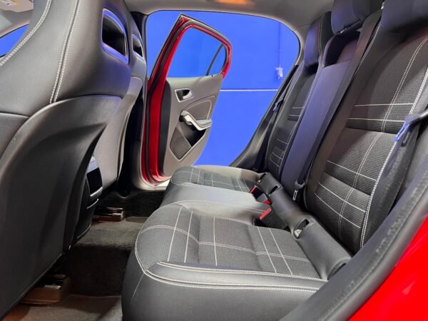 MERCEDES GLA220D - Imagen 16