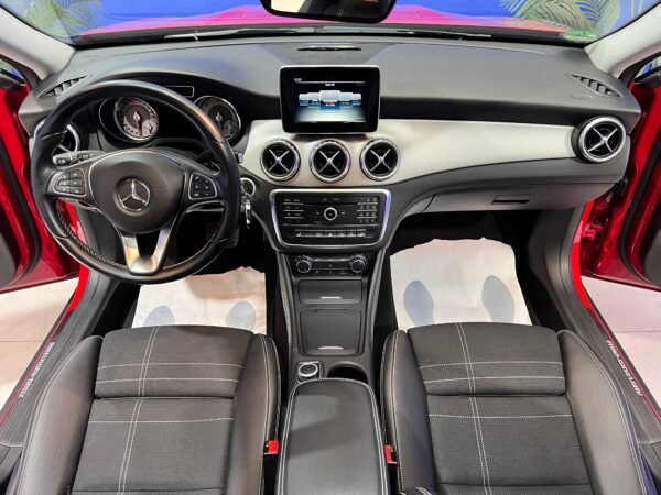 MERCEDES GLA220D - Imagen 19