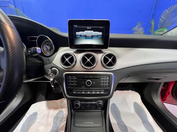 MERCEDES GLA220D - Imagen 24