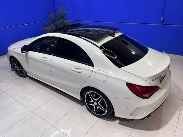 MERCEDES CLA 220 AMG - Imagen 4
