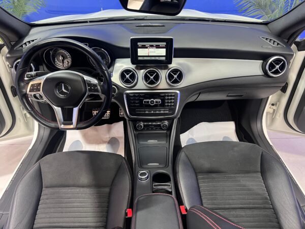 MERCEDES CLA 220 AMG - Imagen 17