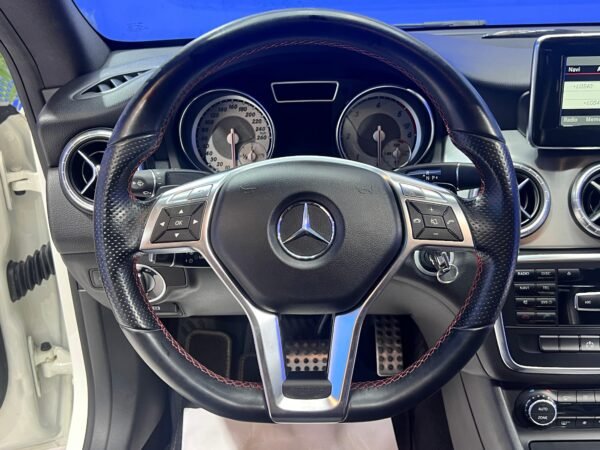 MERCEDES CLA 220 AMG - Imagen 18