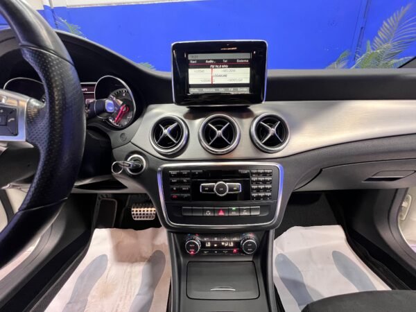 MERCEDES CLA 220 AMG - Imagen 25