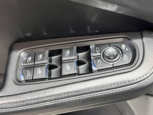 PORSCHE MACAN TURBO - Imagen 20
