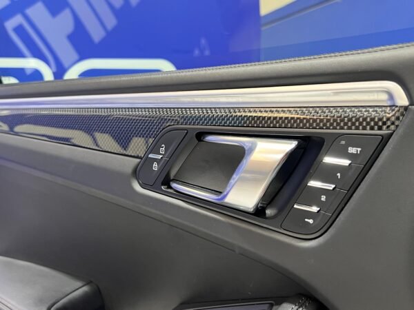 PORSCHE MACAN TURBO - Imagen 24