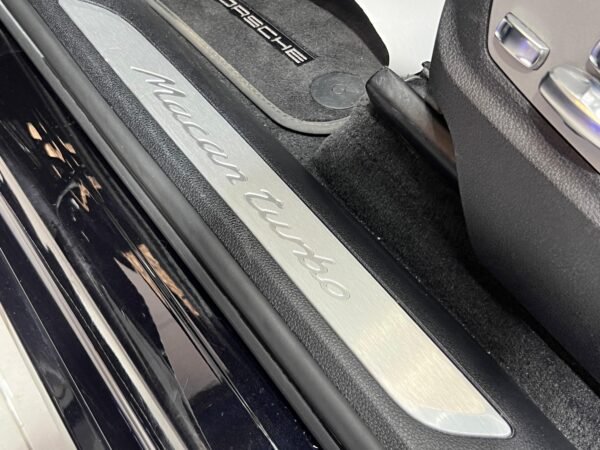 PORSCHE MACAN TURBO - Imagen 33