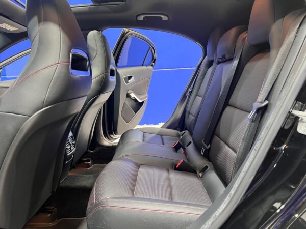 MERCEDES A45 AMG - Imagen 15