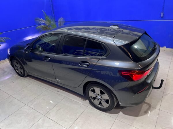 BMW SERIE 1 118i 2020 - Imagen 9