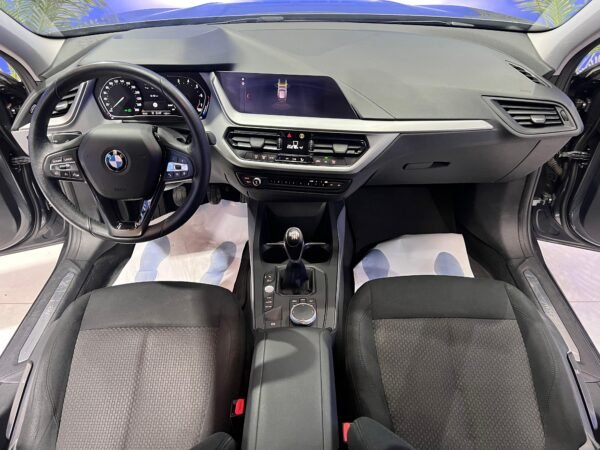 BMW SERIE 1 118i 2020 - Imagen 16