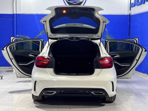 MERCEDES CLASE A200D AMG-LINE - Imagen 17