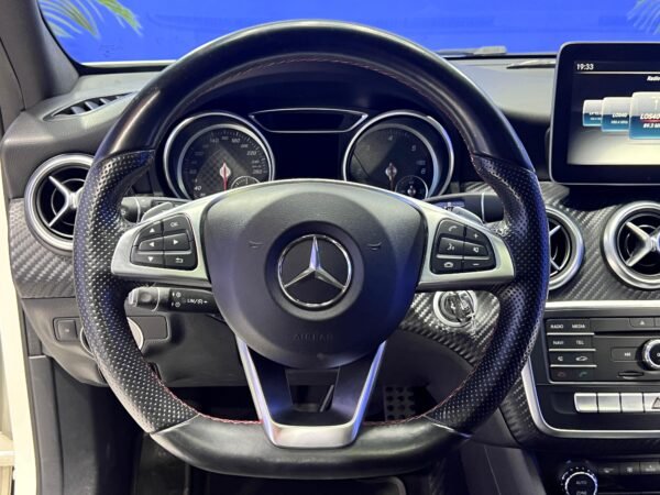 MERCEDES CLASE A200D AMG-LINE - Imagen 25