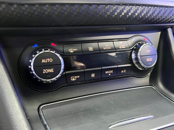 MERCEDES CLASE A200D AMG-LINE - Imagen 27
