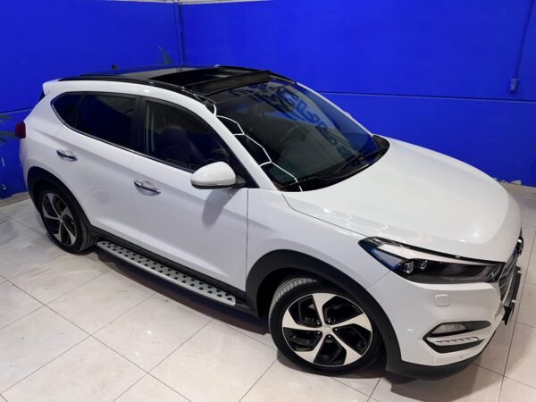 HYUNDAI TUCSON EDICIÓN 25 ANIVERSARIO 2.0 184 CABALLOS 4X4 - Imagen 4