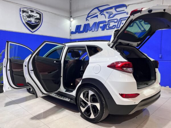 HYUNDAI TUCSON EDICIÓN 25 ANIVERSARIO 2.0 184 CABALLOS 4X4 - Imagen 12