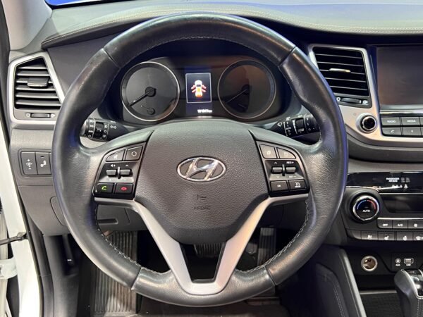 HYUNDAI TUCSON EDICIÓN 25 ANIVERSARIO 2.0 184 CABALLOS 4X4 - Imagen 19