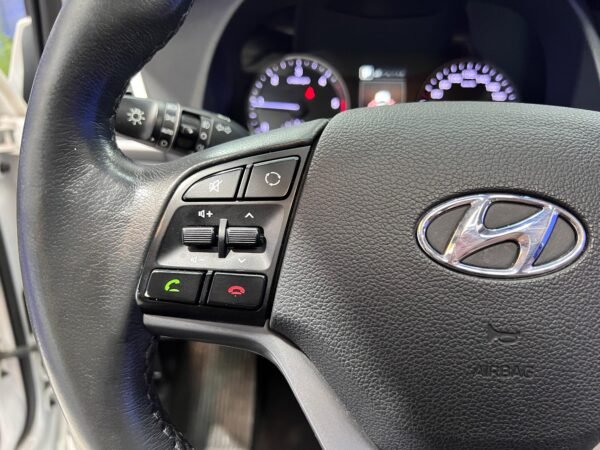 HYUNDAI TUCSON EDICIÓN 25 ANIVERSARIO 2.0 184 CABALLOS 4X4 - Imagen 24