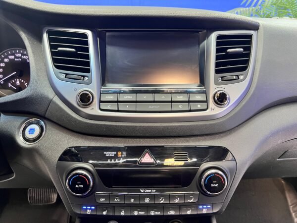 HYUNDAI TUCSON EDICIÓN 25 ANIVERSARIO 2.0 184 CABALLOS 4X4 - Imagen 28