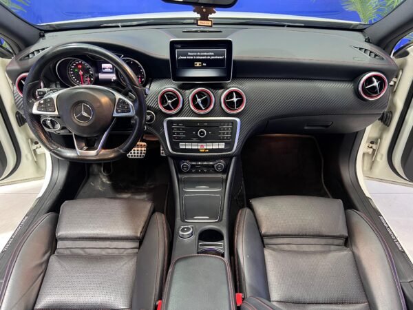 MERCEDES CLASE A200D AMG LINE - Imagen 12