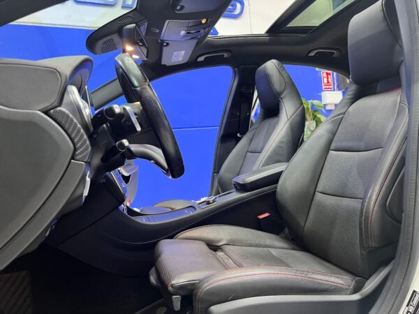 MERCEDES CLASE A200D AMG LINE - Imagen 20