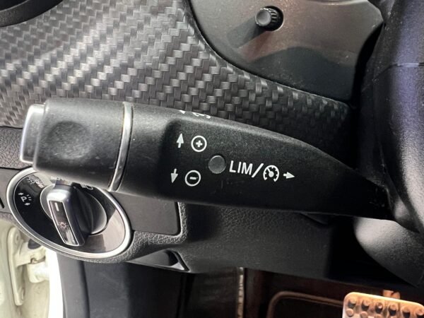 MERCEDES CLASE A200D AMG LINE - Imagen 23