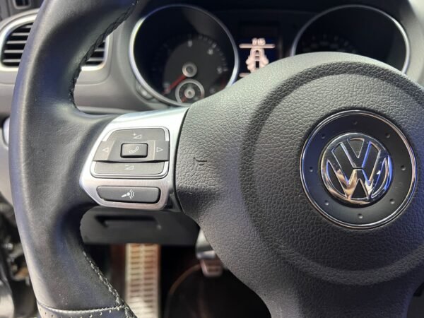 VOLKSWAGEN GOLF R-LINE 2.0 TDI 140 CABALLOS - Imagen 22