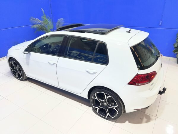 VOLKSWAGEN GOLF 2.0TDI 150 CABALLOS 4MOTION - Imagen 7