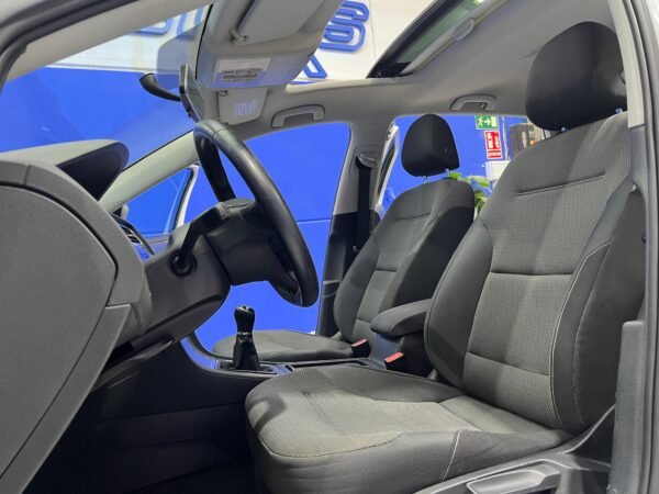 VOLKSWAGEN GOLF 2.0TDI 150 CABALLOS 4MOTION - Imagen 17