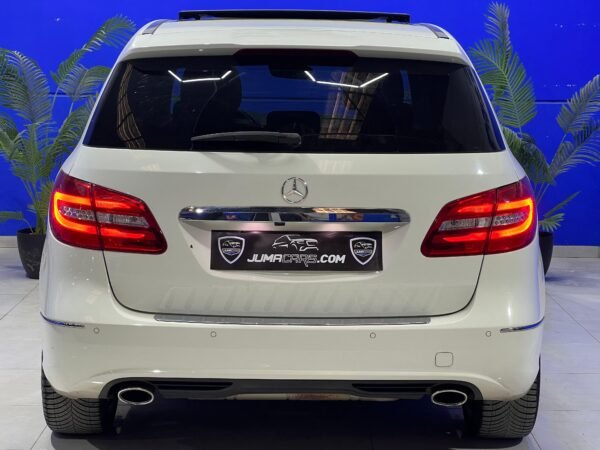 MERCEDES B180 AMG LINE - Imagen 11