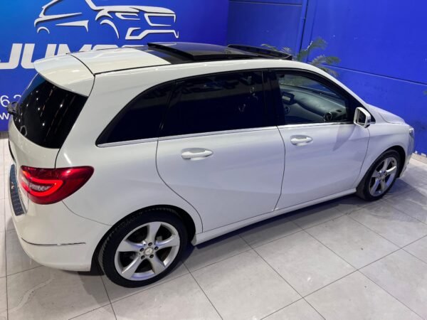 MERCEDES B180 AMG LINE - Imagen 5