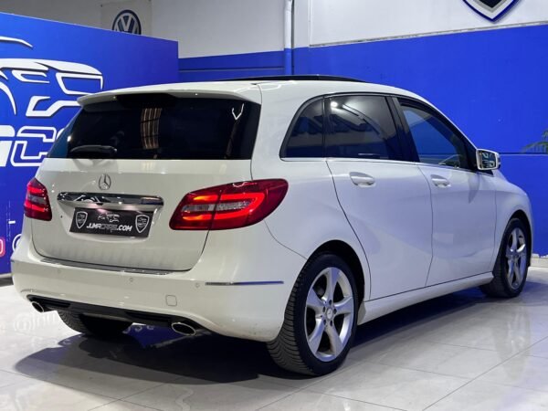 MERCEDES B180 AMG LINE - Imagen 4