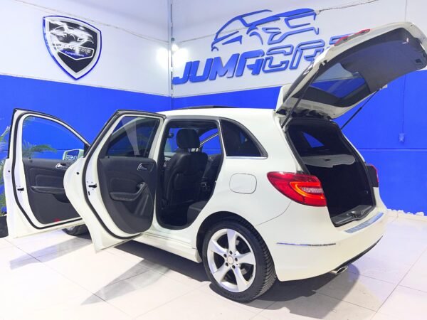 MERCEDES B180 AMG LINE - Imagen 14