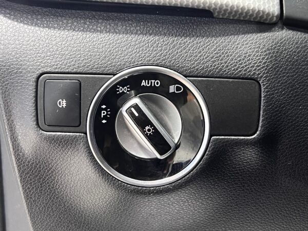 MERCEDES B180 AMG LINE - Imagen 16