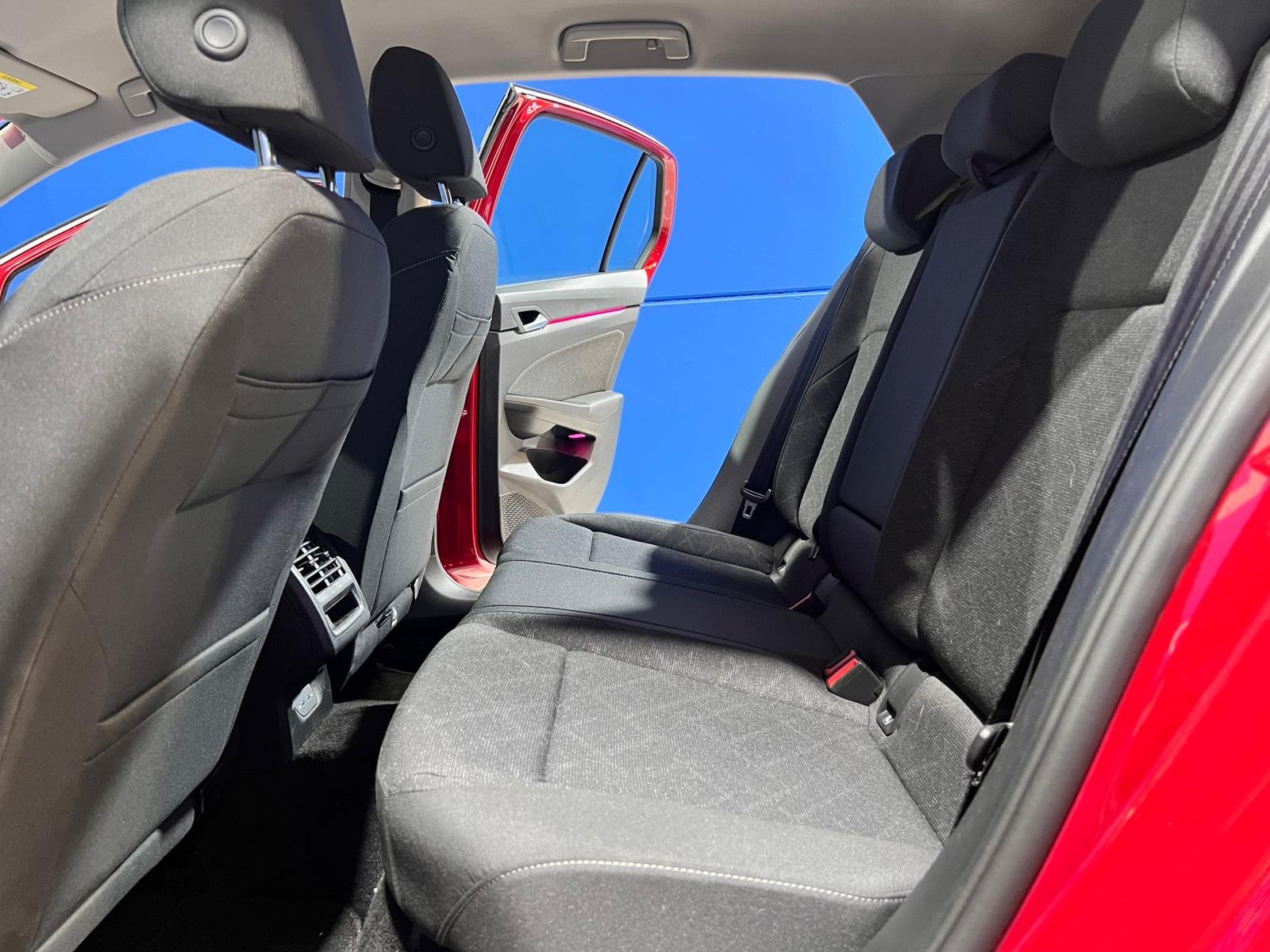 VOLKSWAGEN GOLF 8 130CV - Imagen 11