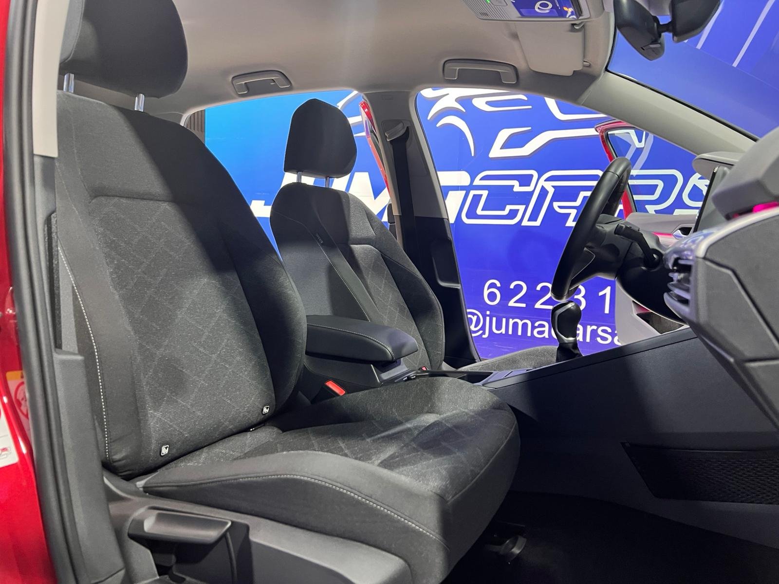 VOLKSWAGEN GOLF 8 130CV - Imagen 18